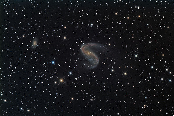 ngc2442_STL11K_RC_LLRGB.jpg (417608 bytes)